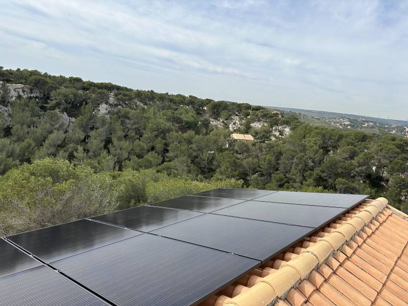 Pose de Panneau Photovoltaïque sur Toit de Maison à Ensues La Redonne